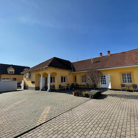 Gasthof Princess Vendeghaz 3*