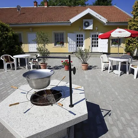 Princess Vendeghaz Gasthof Erlau